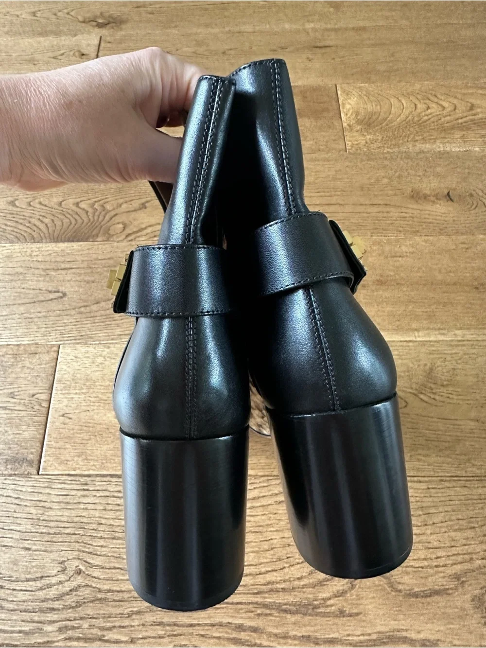 Tory Burch size worn